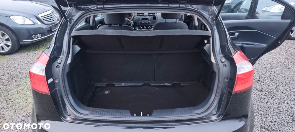 Kia Rio 1.1 CRDI Attract - 17