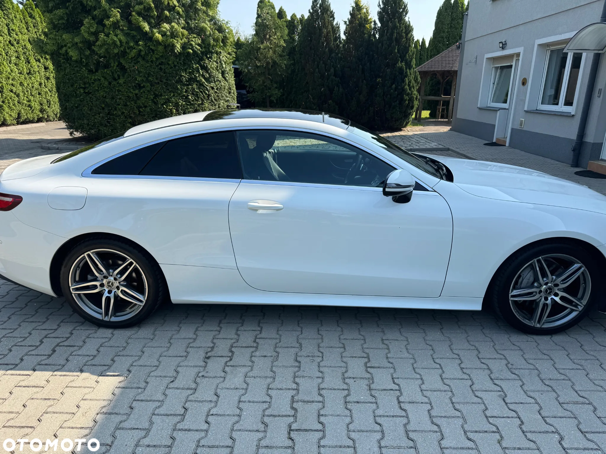 Mercedes-Benz Klasa E 220 d Coupe 9G-TRONIC - 14