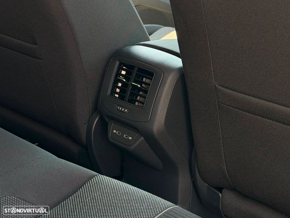 VW T-Roc 1.5 TSI Urban DSG - 17