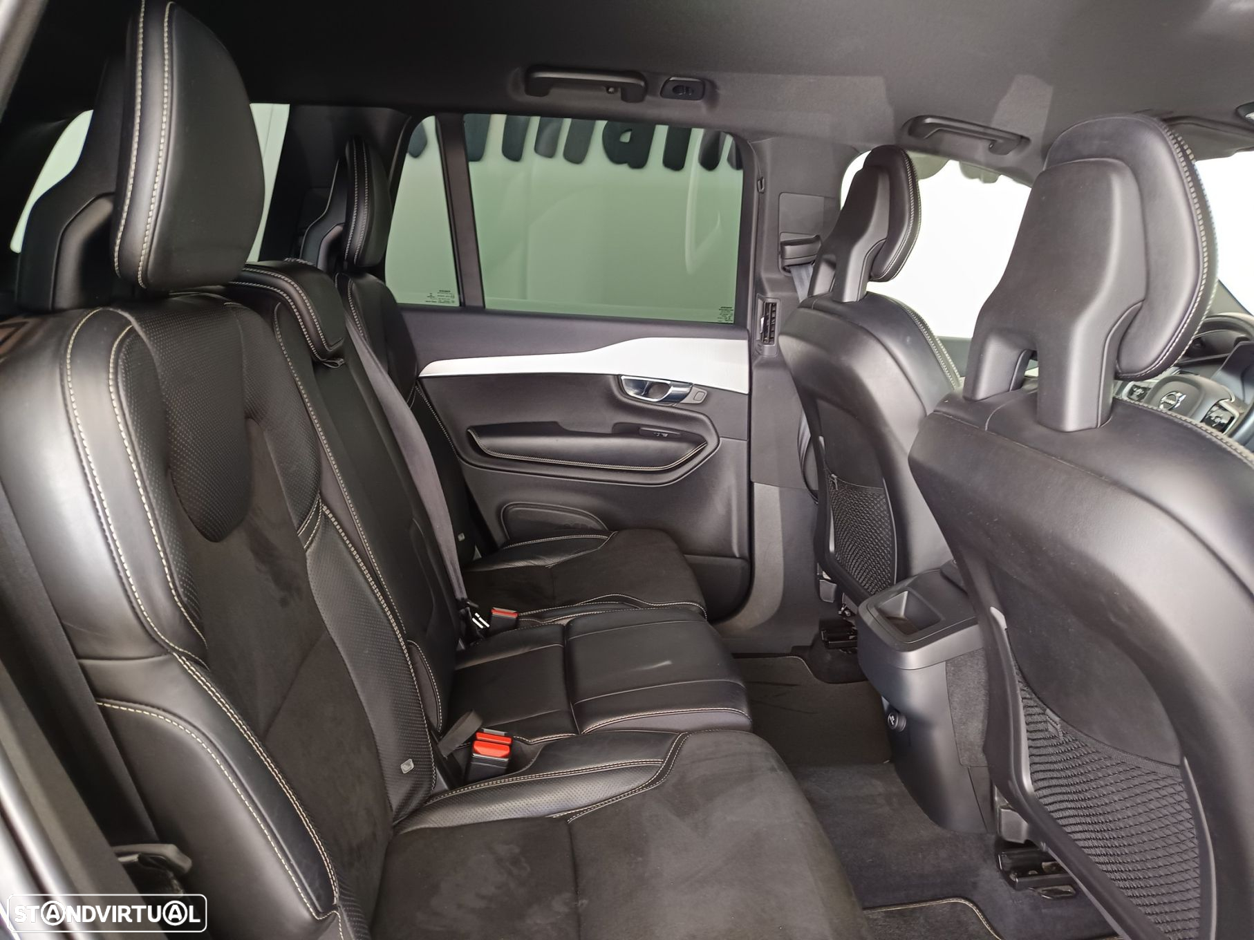 Volvo XC 90 2.0 D4 R-Design - 38
