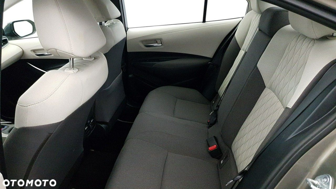 Toyota Corolla 1.8 Hybrid Comfort - 28