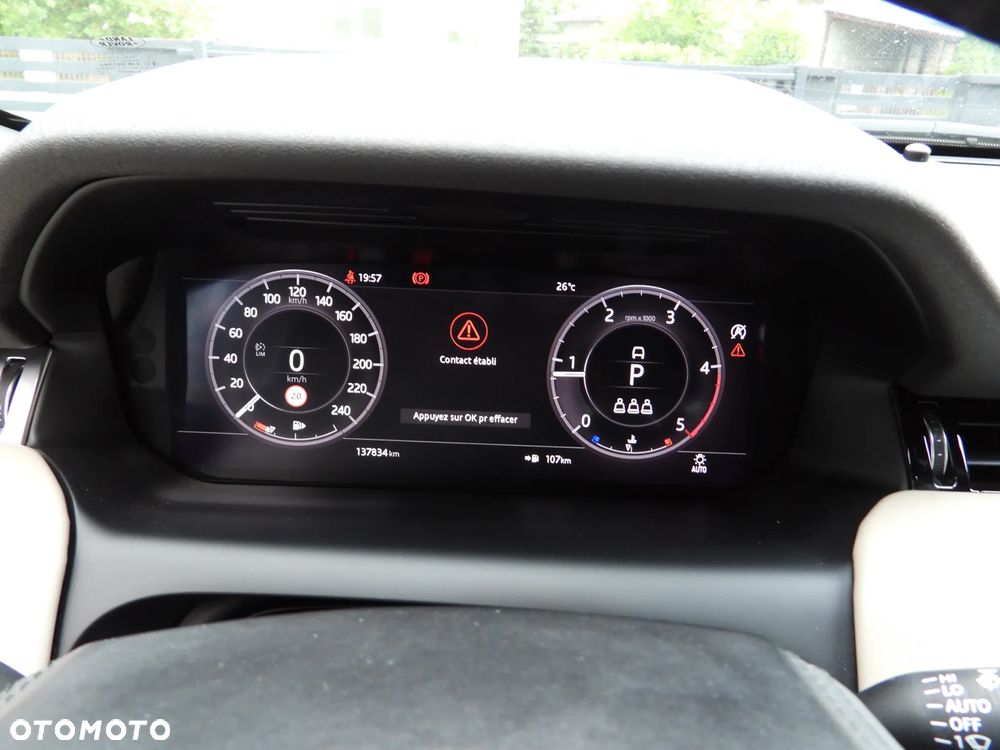 Land Rover Discovery Sport TD4 HSE Luxury - 33
