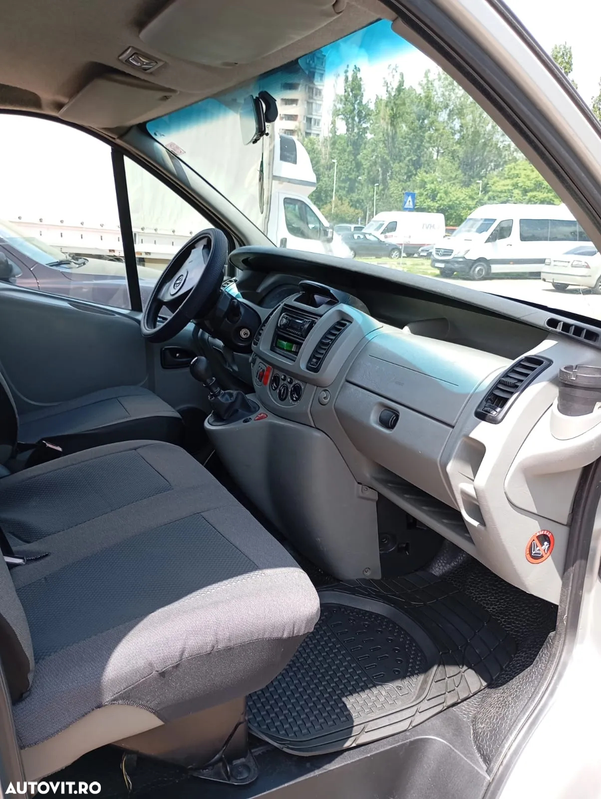 Opel Vivaro 2.5 CDTI L1H1 - 8