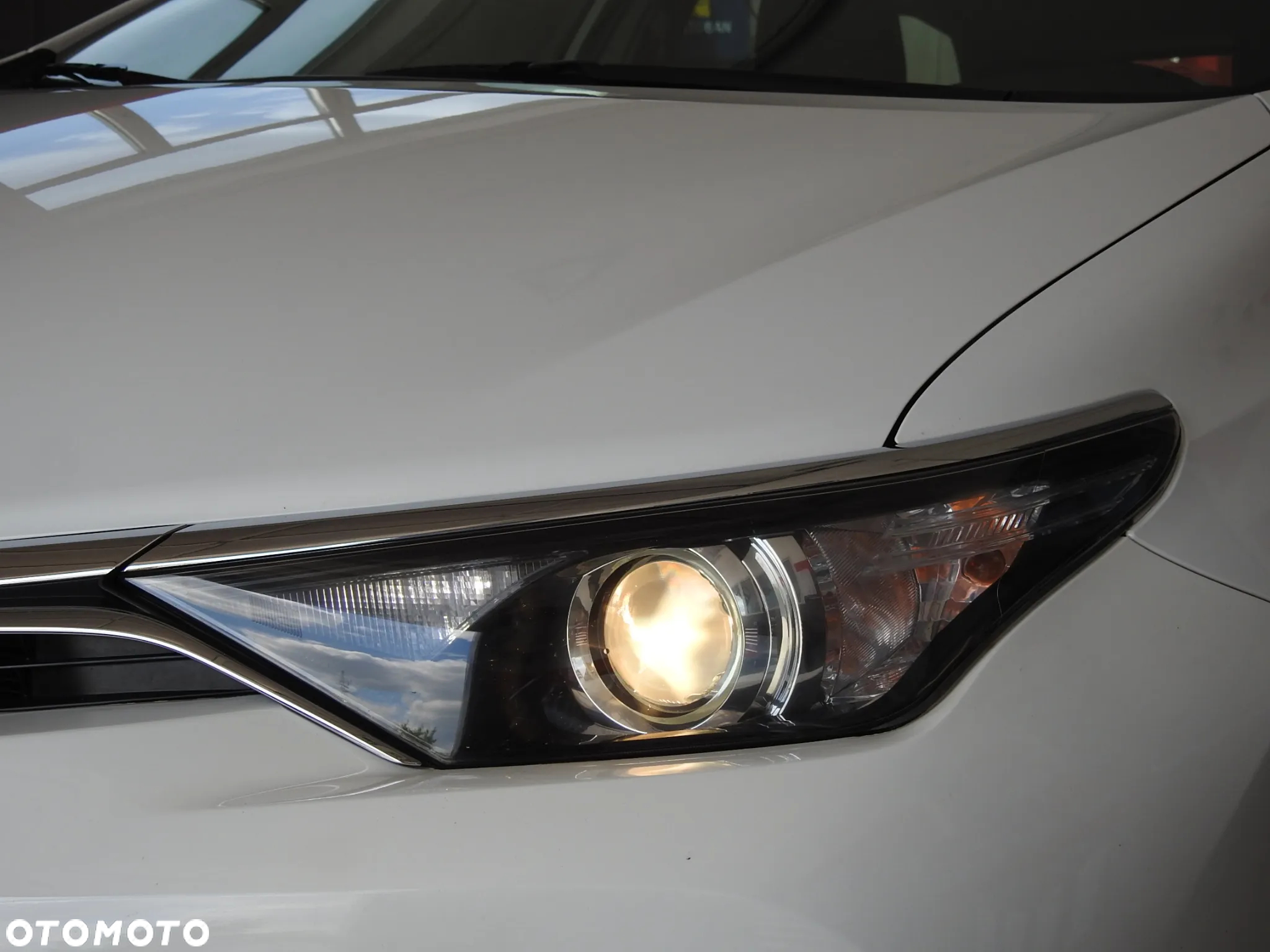 Toyota Auris 1.8 VVT-i Hybrid Automatik Comfort - 31
