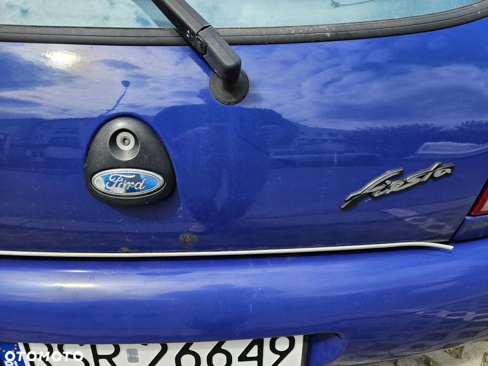 Ford Fiesta 1.8 D Fun - 10