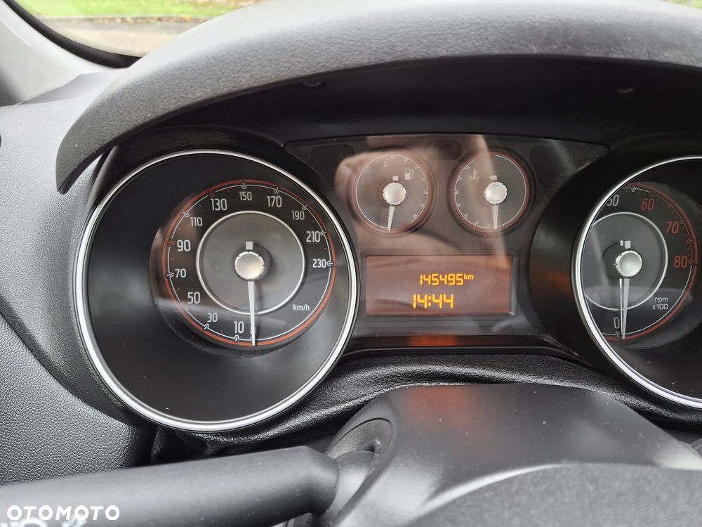 Fiat Punto 1.4 Young - 26