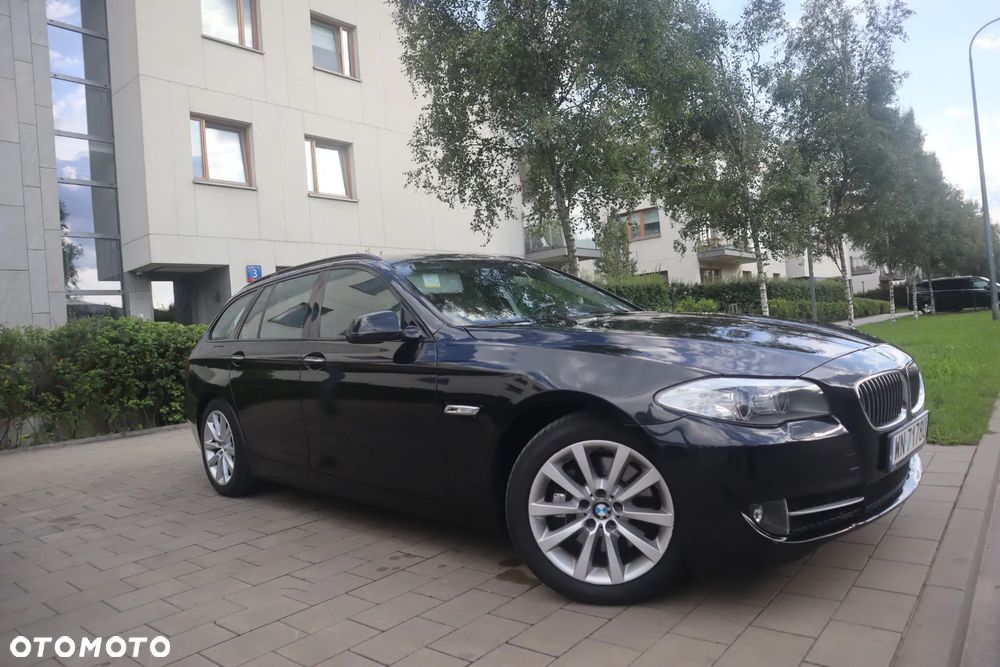 BMW Seria 5 528i xDrive Sport-Aut - 15