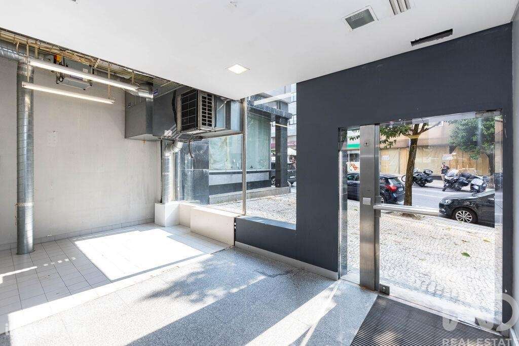 Loja / Estabelecimento Comercial em Cedofeita, Santo Ildefonso, Sé, Mi - Grande imagem: 3/25