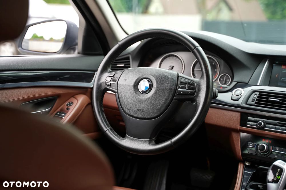 BMW Seria 5 520d - 24