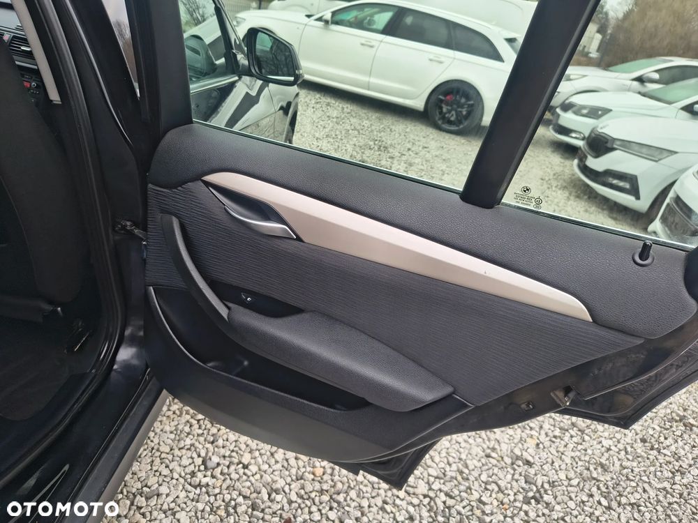 BMW X1 sDrive16d xLine - 24