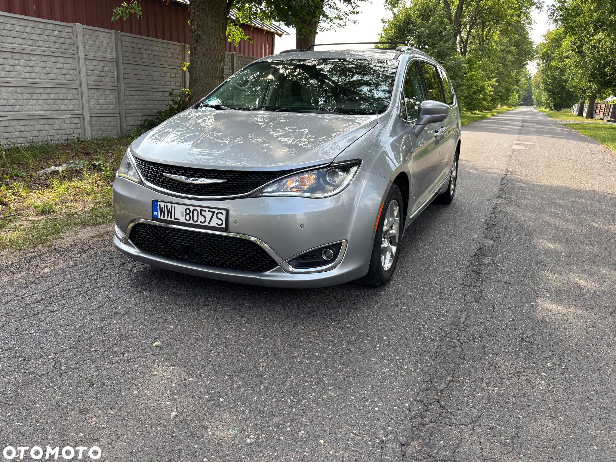 Chrysler Pacifica - 1