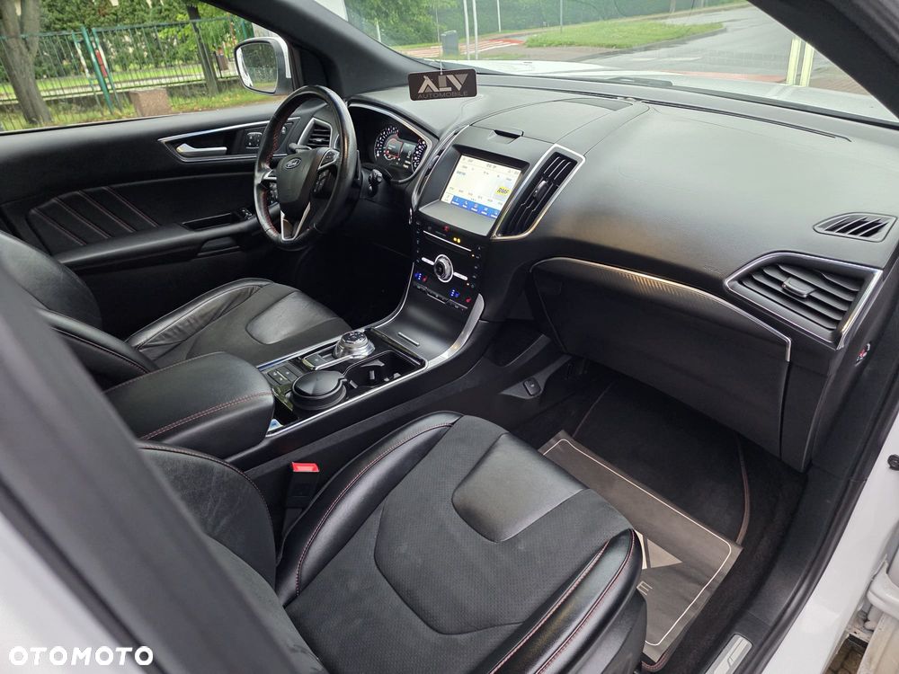 Ford Edge 2.0 TDCi Twin-Turbo 4WD Titanium - 26