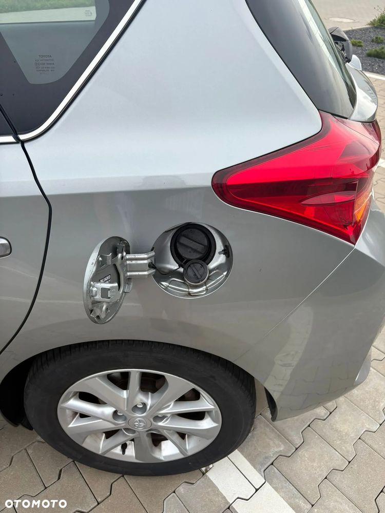 Toyota Auris 1.6 2010 - 9