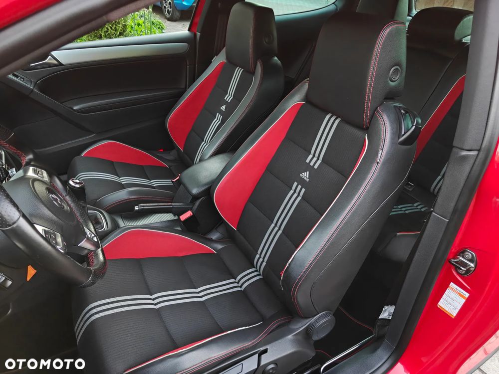 Volkswagen Golf 2.0 GTI adidas - 8