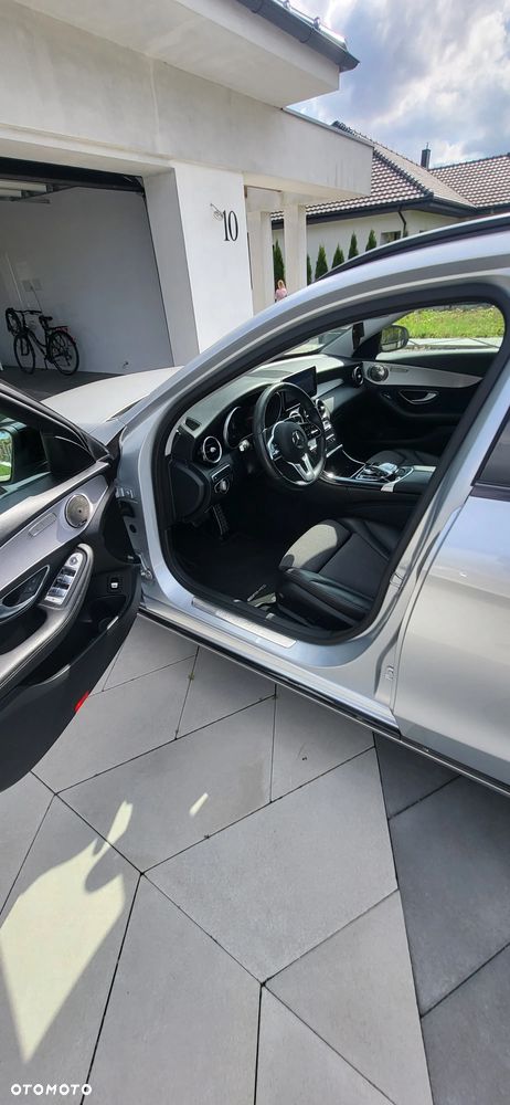 Mercedes-Benz Klasa C 220 d 4MATIC 9G-TRONIC - 33