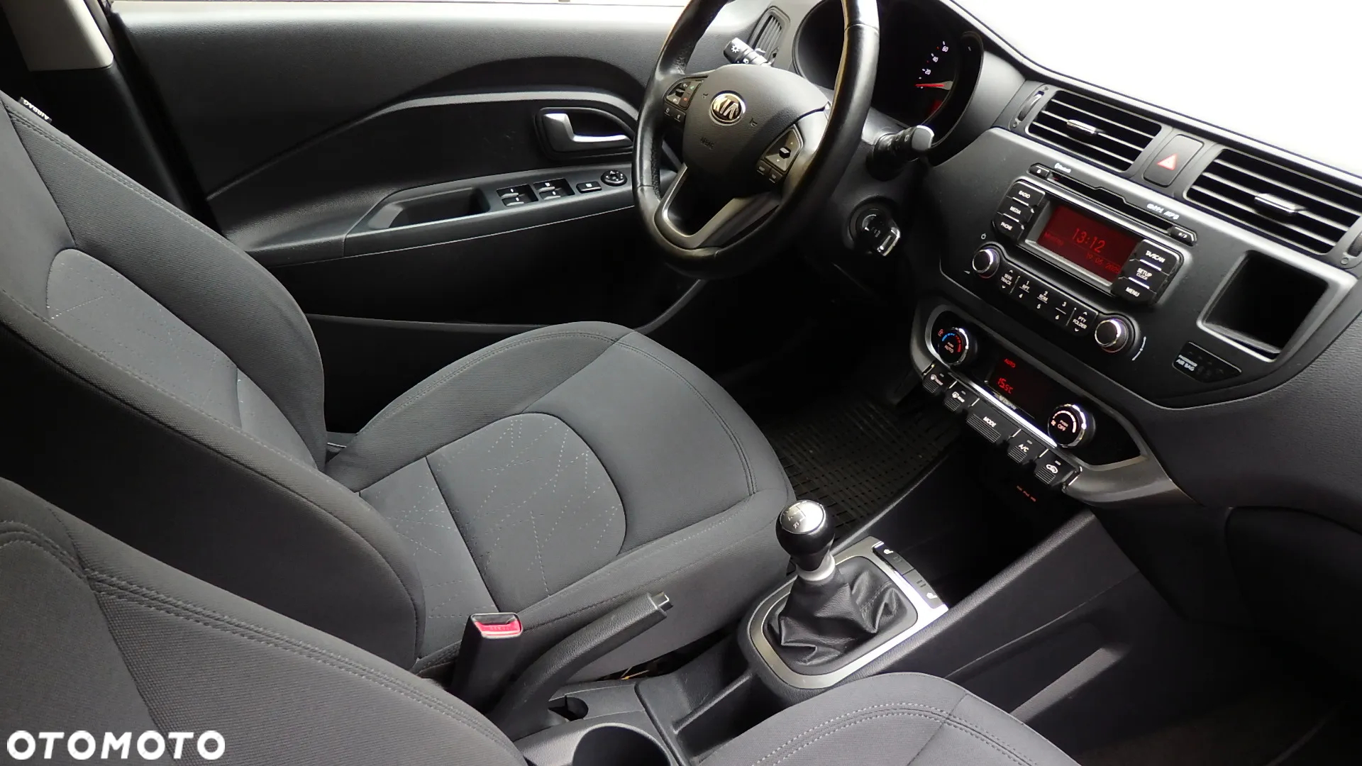 Kia Rio - 39