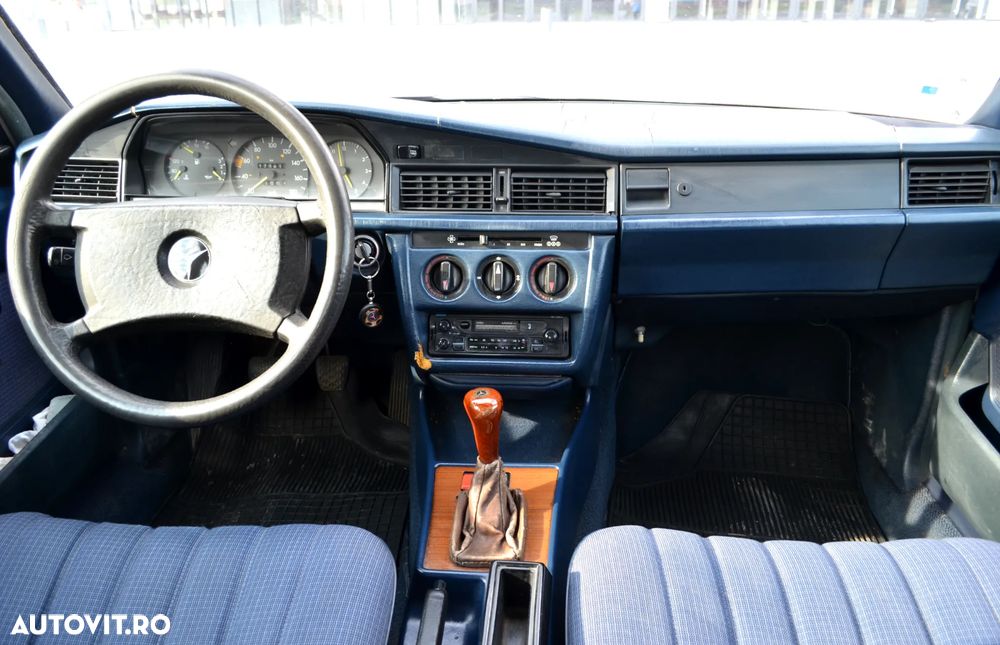 Mercedes-Benz 190 - 14