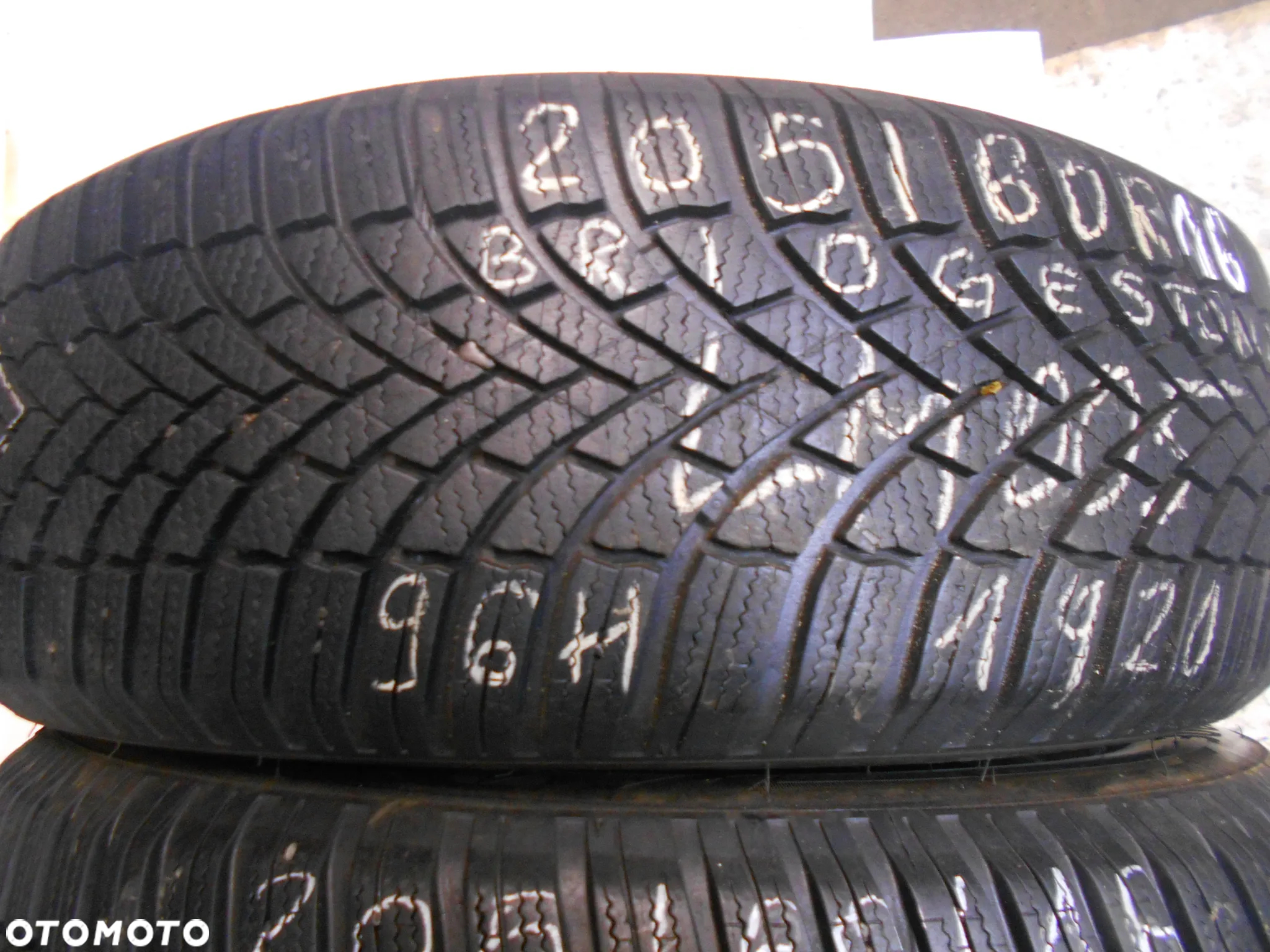 OPONY 205/60R16 BRIDGESTONE BLIZZAK LM 005 DOT 4023 /  1920 8MM - 2