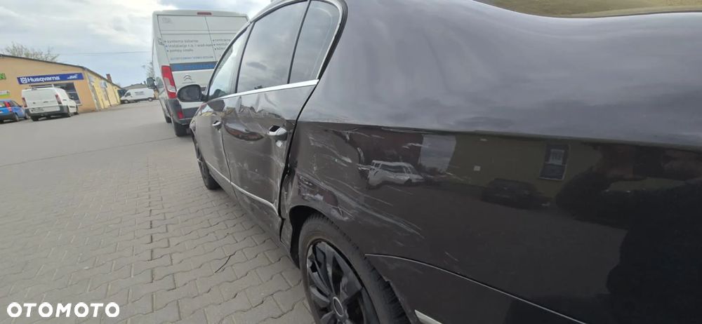 Volkswagen Passat 1.9 TDI Trendline - 4