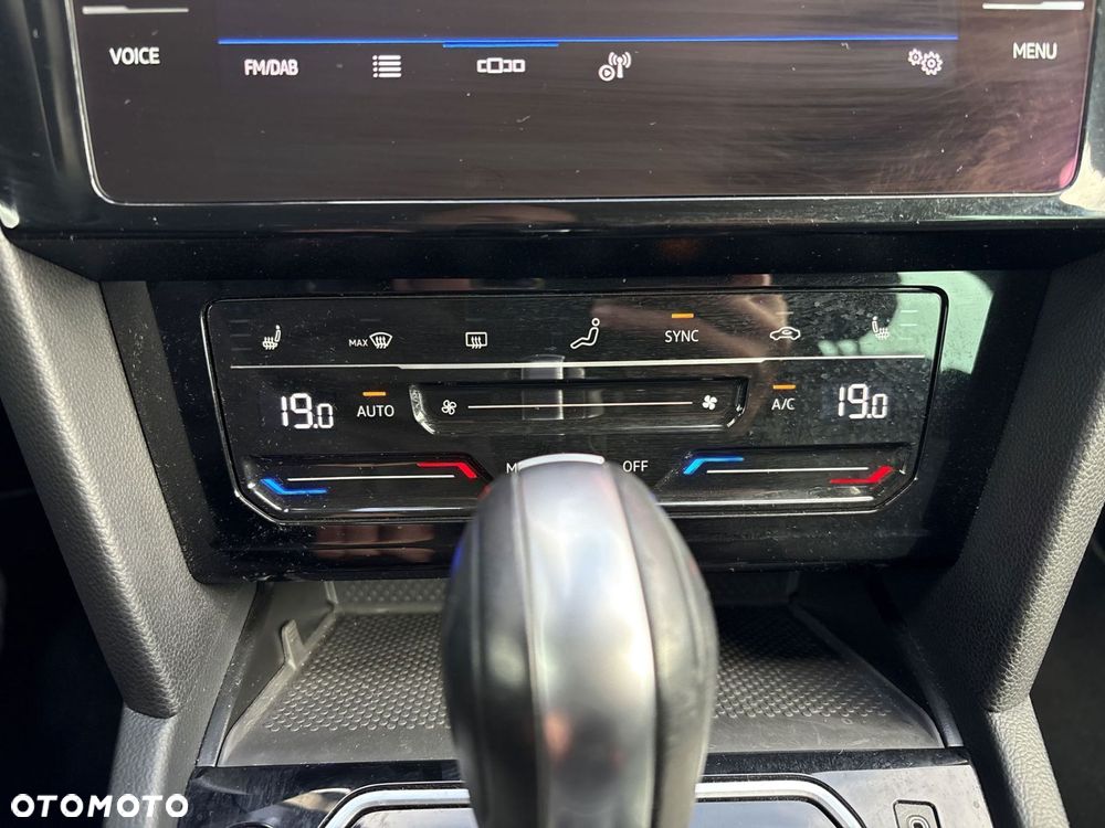 Volkswagen Passat - 21