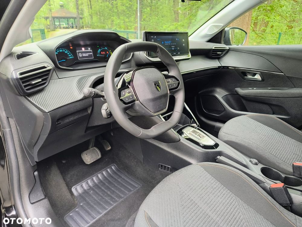 Peugeot 208 - 31