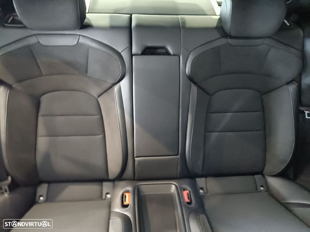 Porsche Taycan 4 - 32