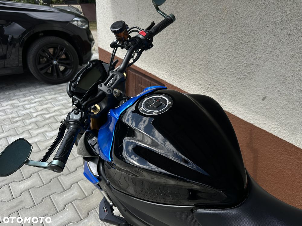 Suzuki GSX - 34