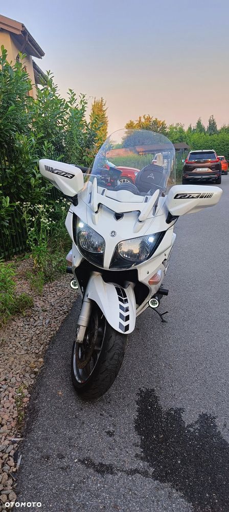 Yamaha FJR - 3