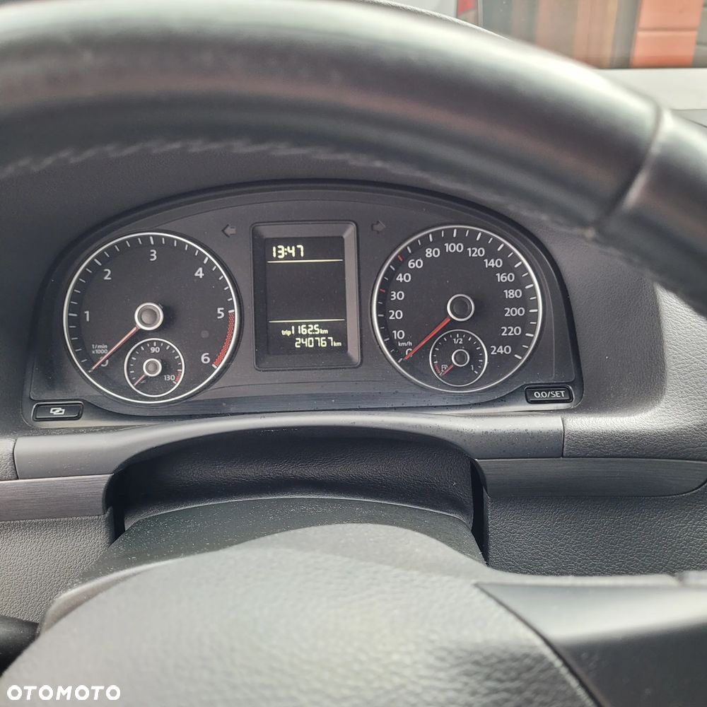 Volkswagen Touran - 8