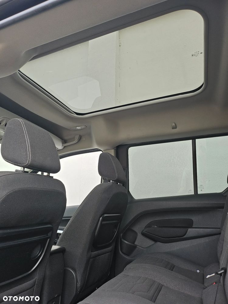 Ford Tourneo Connect Grand - 24