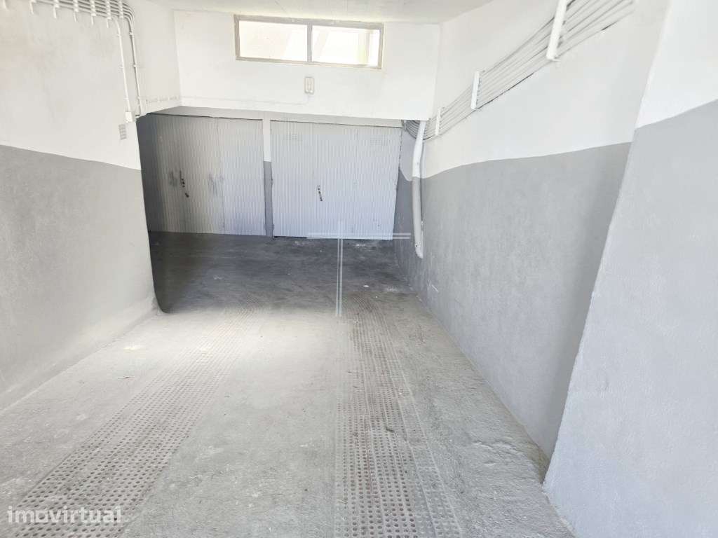 Garagem com 17m2, com capacidade para 1 carro, em zona residencial ... - Grande imagem: 4/5