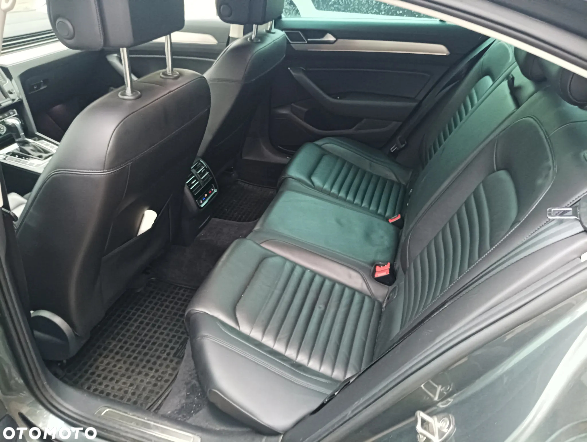 Volkswagen Passat - 15