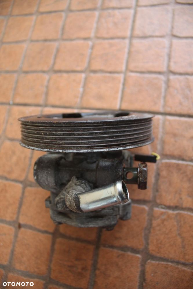 POMPA WSPOMAGANIA MITSUBISHI OUTLANDER I 2.0 136KM - 4