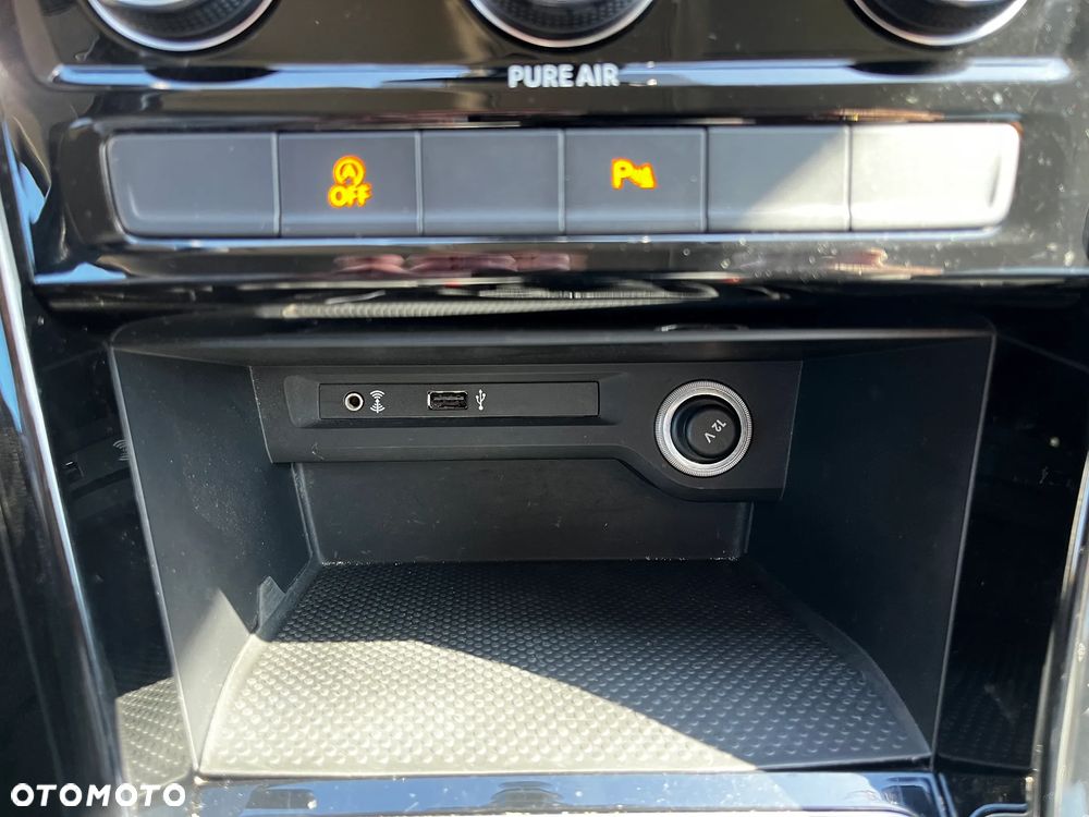 Volkswagen Touran 1.6 TDI SCR BlueMotion Technology Comfortline - 26