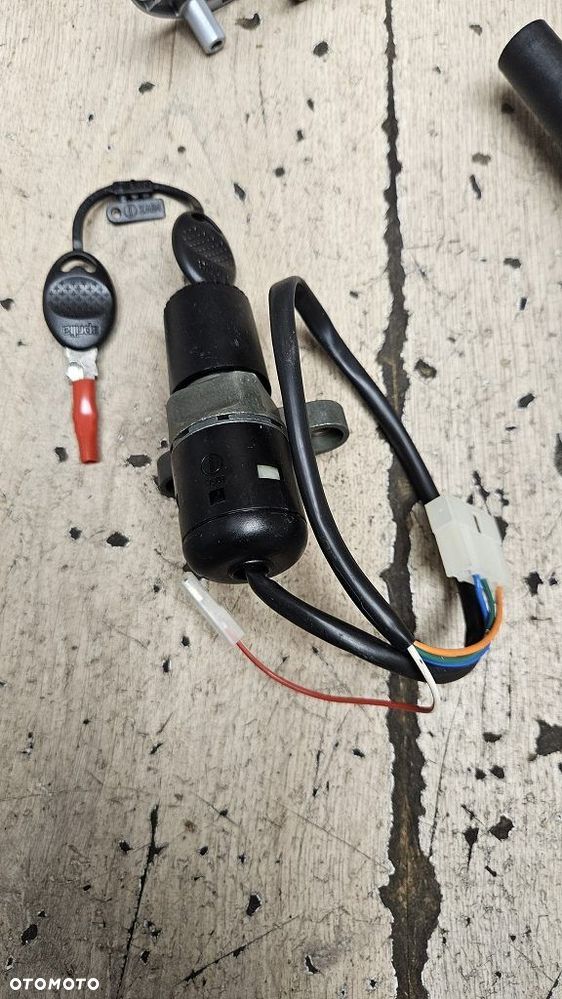 Stacyjka klucz zamek korek Aprilia Pegaso 650  AP8102958 - 10