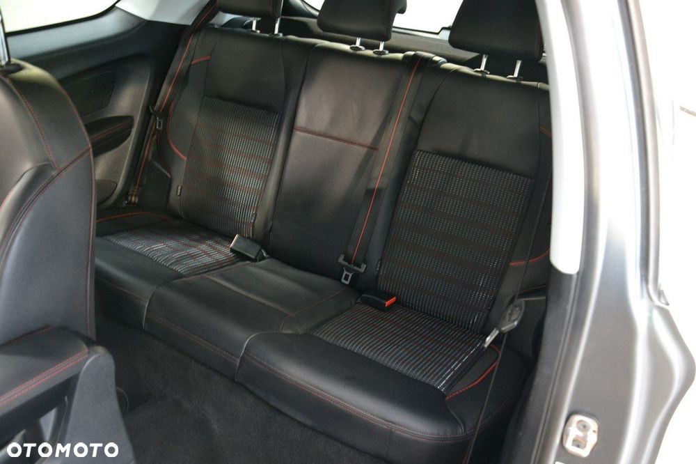 Peugeot 208 - 19