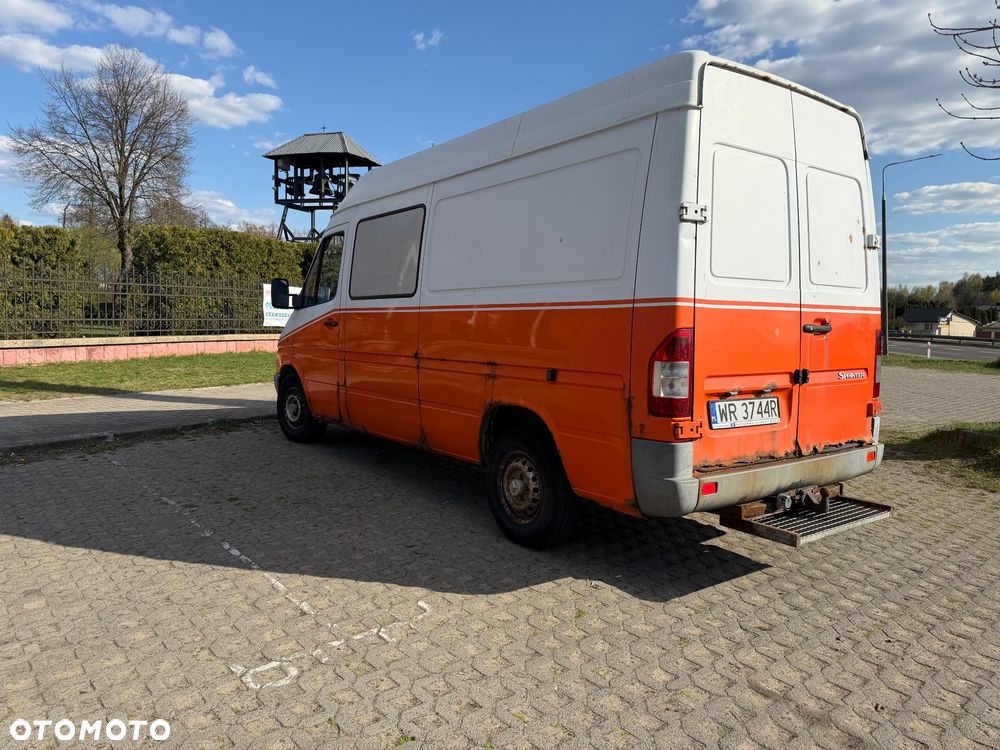 Mercedes-Benz Sprinter - 4