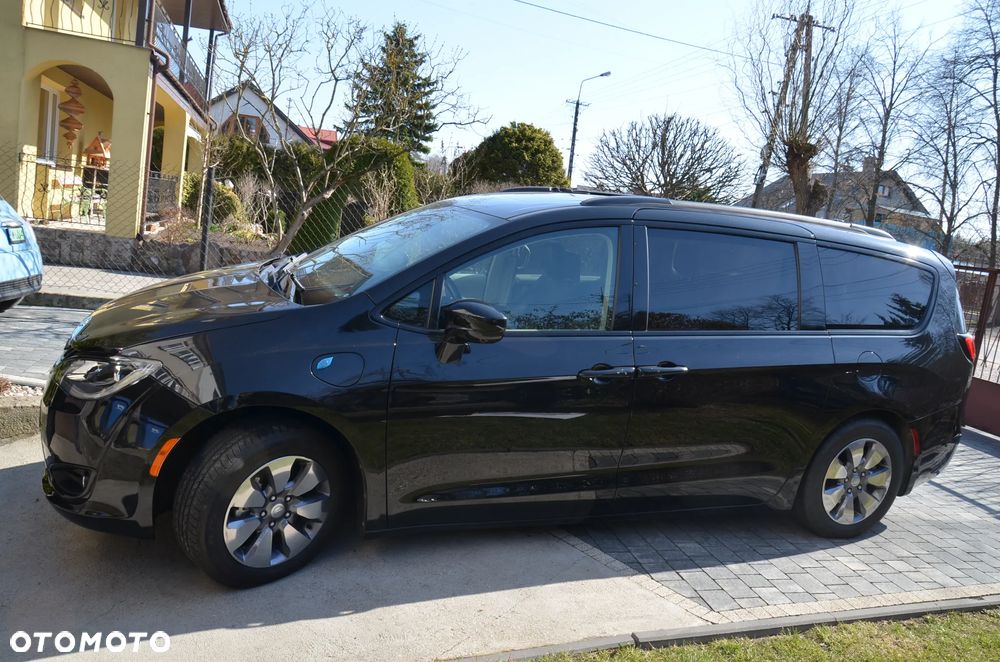 Chrysler Pacifica - 5