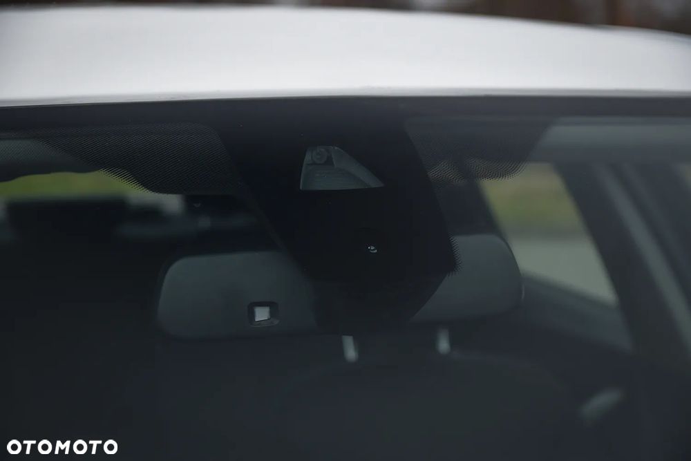 BMW Seria 3 318d - 26