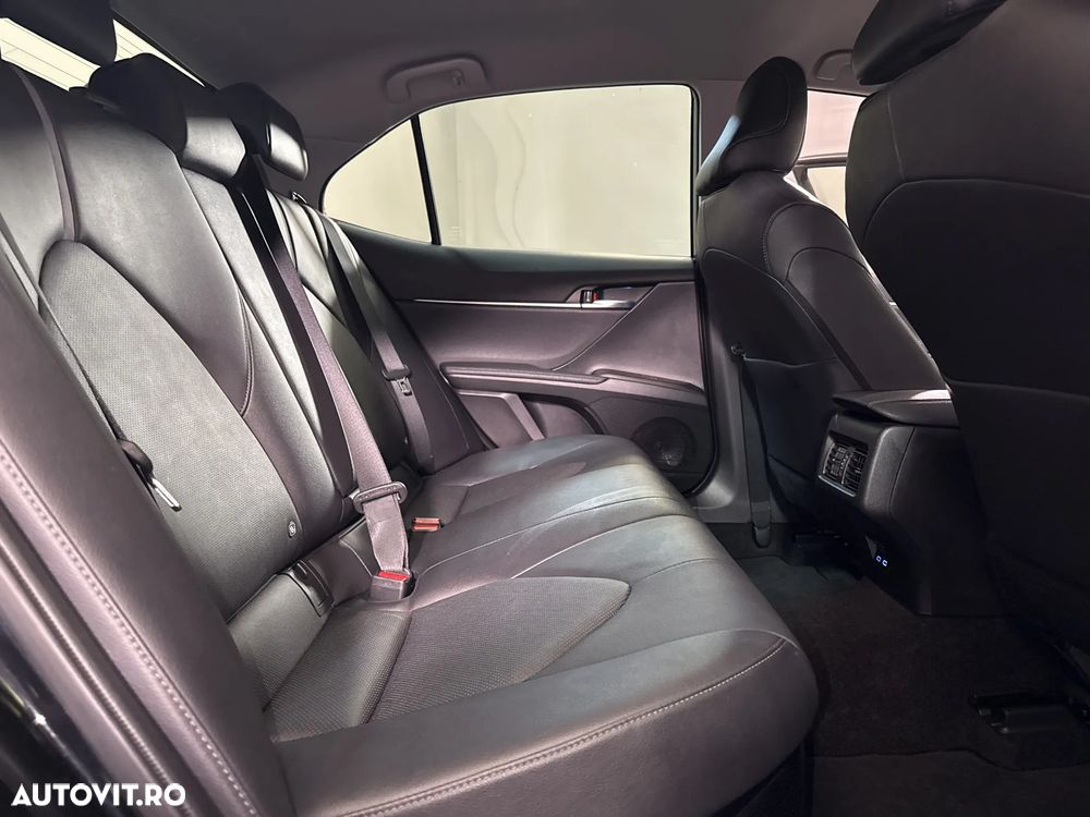 Toyota Camry - 13