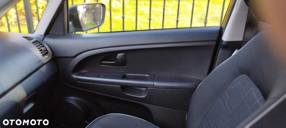 Kia Venga 1.6 CRDi 128 Dream Team Edition - 5