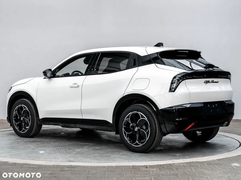 Alfa Romeo Junior 1.2 mHEV Ibrida Q4 eDCT - 3