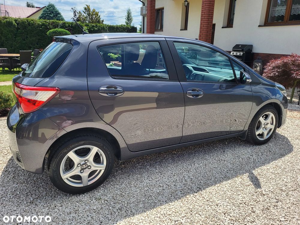Toyota Yaris 1.5 Premium CVT - 3