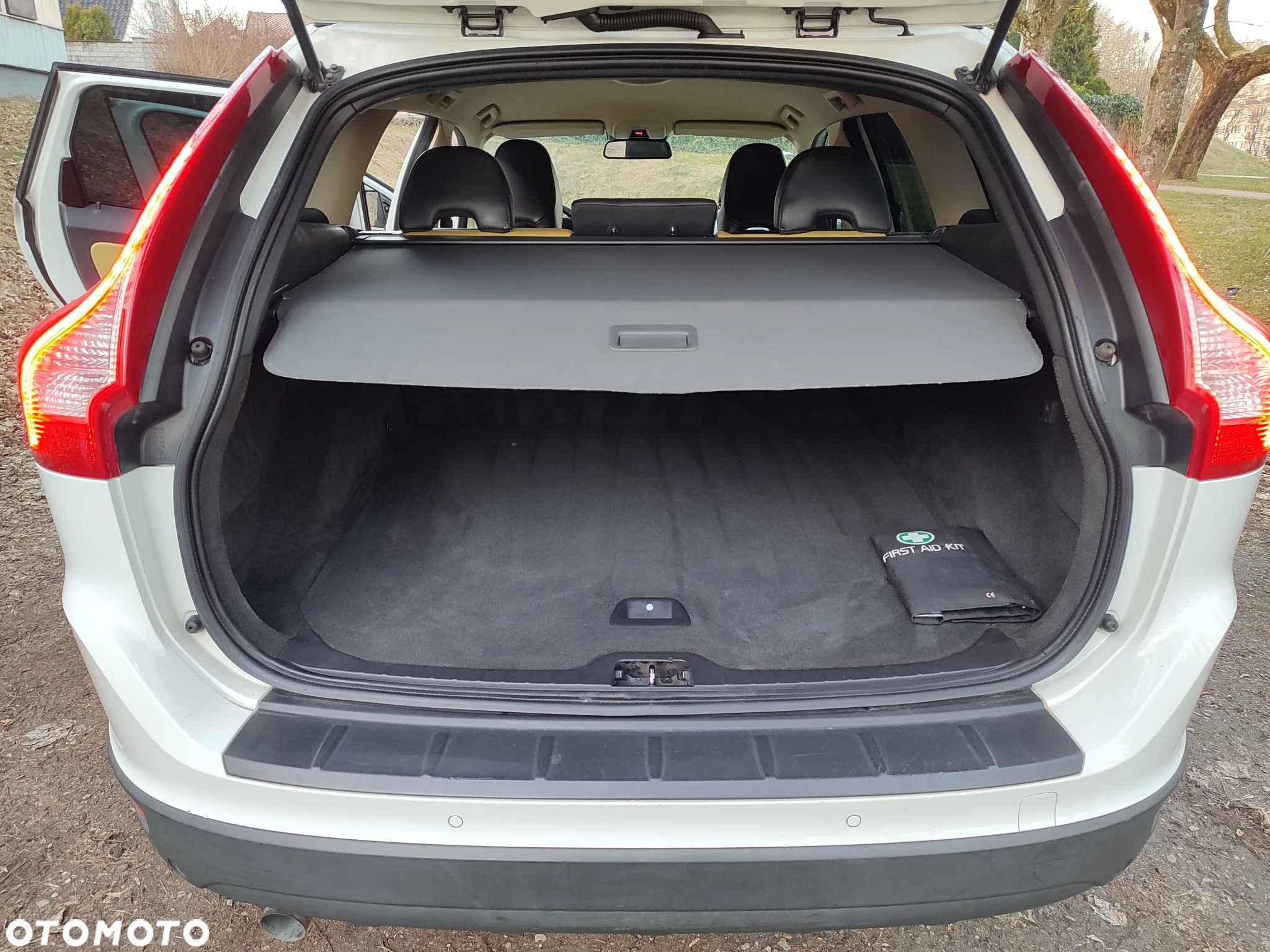 Volvo XC 60 2.4D AWD Summum - 24