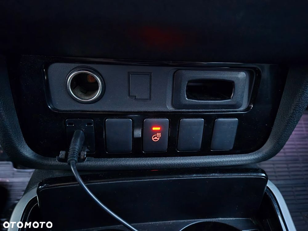 Mitsubishi Outlander - 14