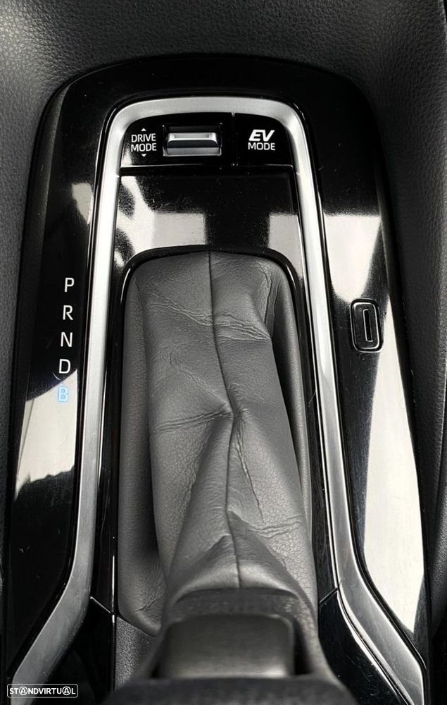 Toyota Corolla Touring Sports 1.8 Hybrid Comfort+P.Sport - 25