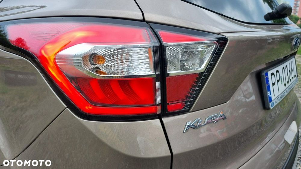 Ford Kuga - 12