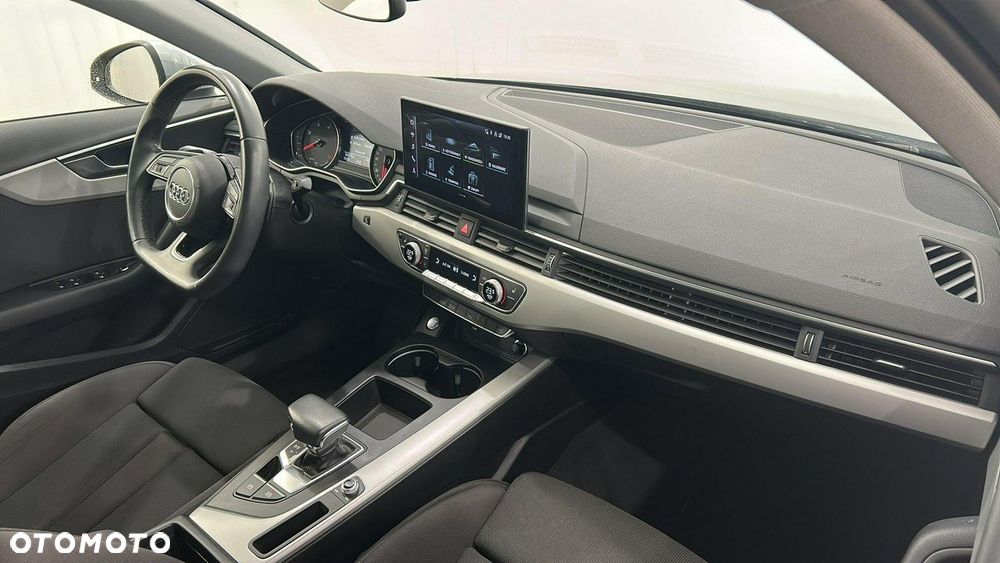 Audi A4 Limousine - 14