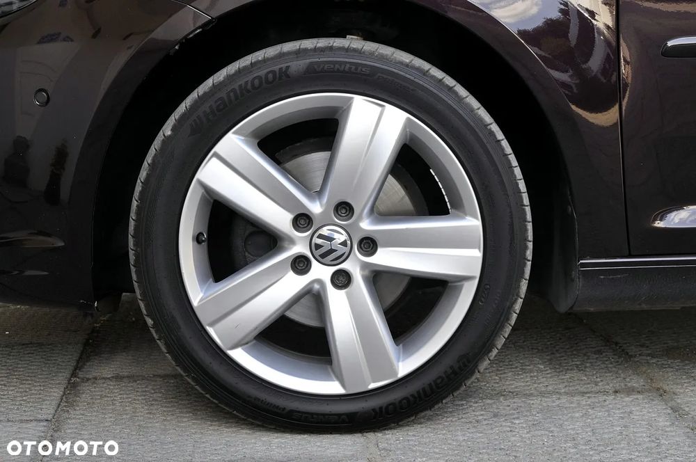 Volkswagen Touran - 33