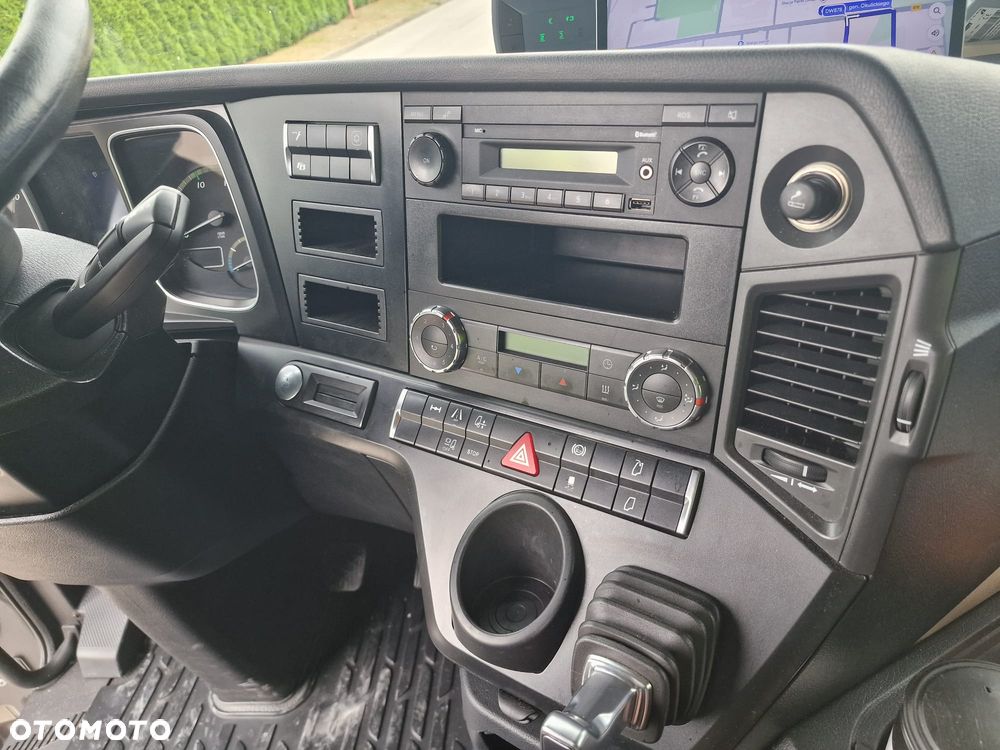Mercedes-Benz Actros - 6